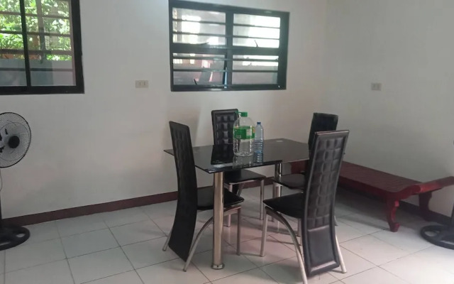 Elisha's Staycation Place-your Home Away From Home