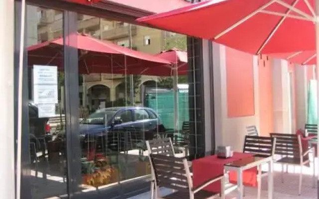 El Aparthotel