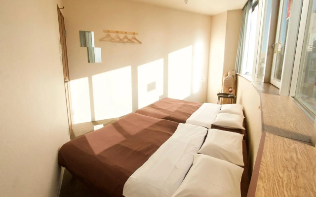 Osaka Guesthouse Nest - Hostel
