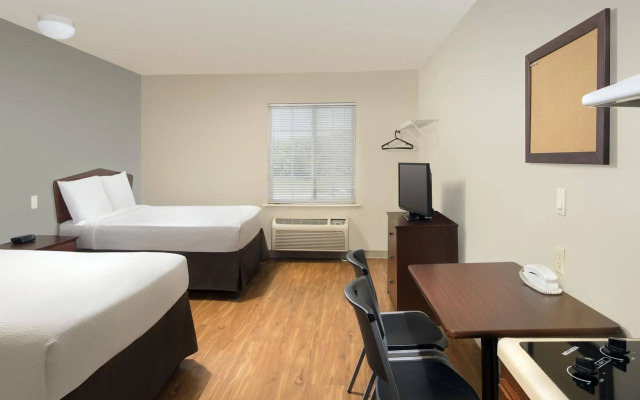 WoodSpring Suites Topeka