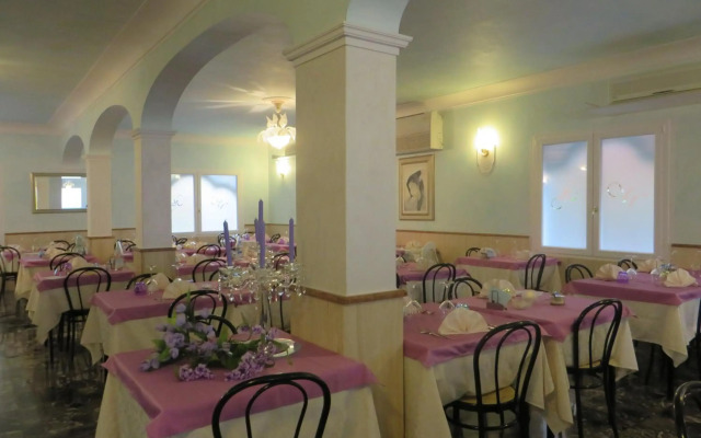 Hotel Maxim