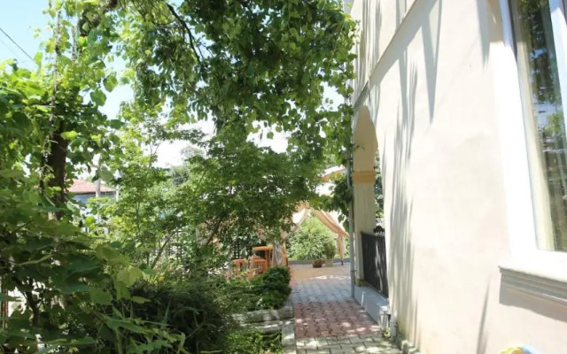 Talo's Guest House