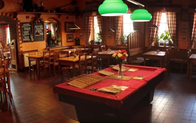 Restaurace-penzion Staropacká Sokolovna