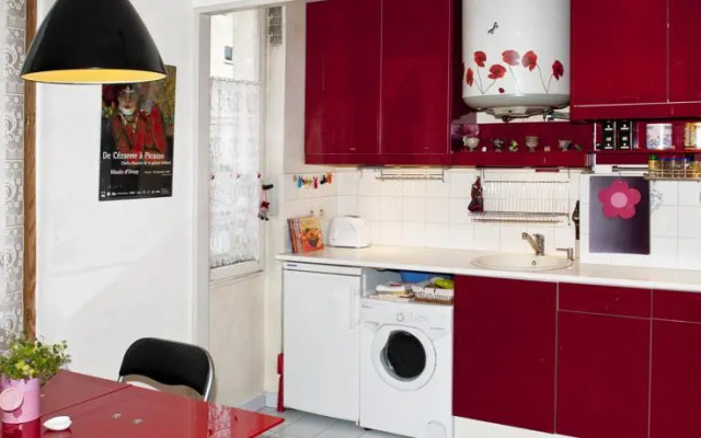 Cozy Montmartre Studio