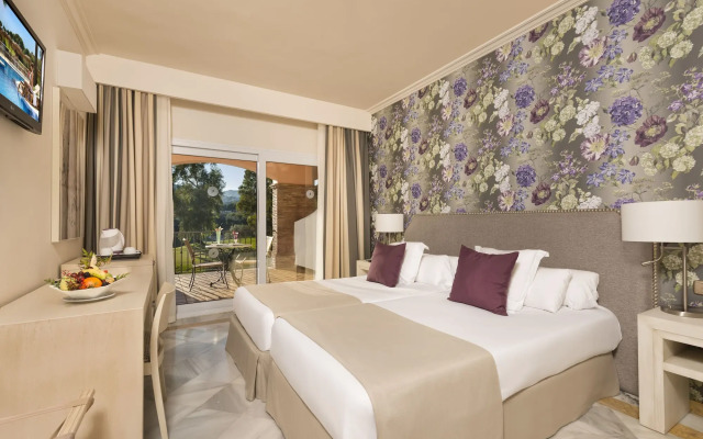La Cala Resort