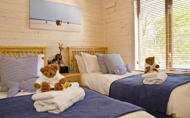 Cleveley Mere Luxury Waterside Lodges