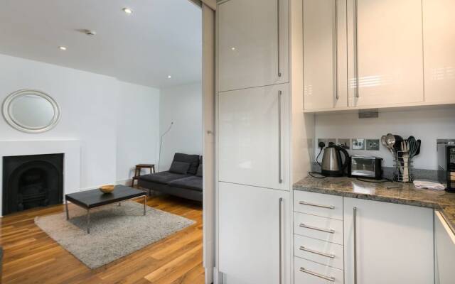 3BR Apartment in Great Swiss Cottage Location