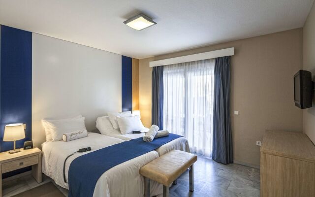 Los Amigos Beach Club Hotel