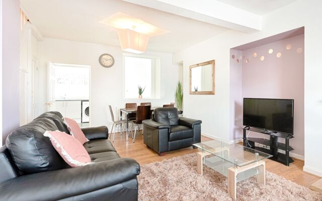 Swansea Hosea Spacious Home