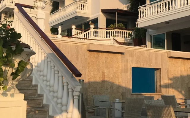 Sunny Hill Alya Hotel