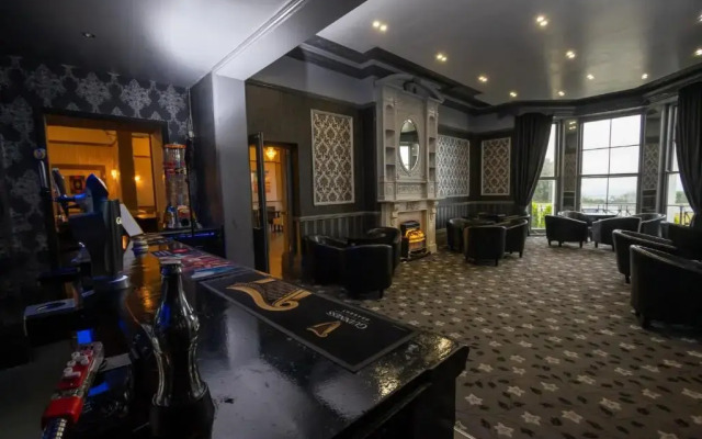 The Carlton Hotel