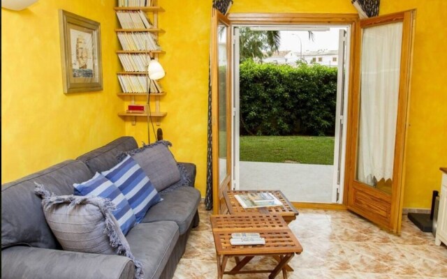 Apartment near the beach, with garden in Denia