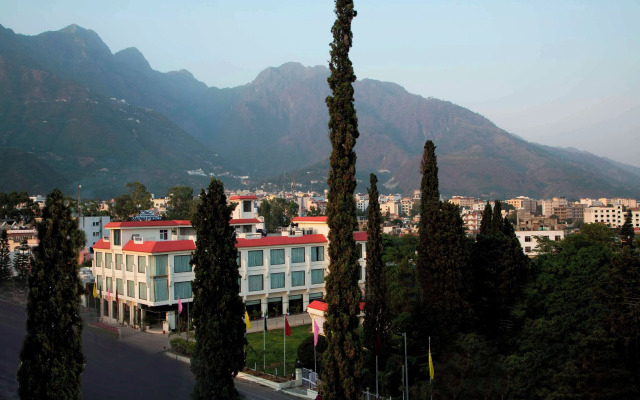 The Vaishnodevi Sarovar Portico
