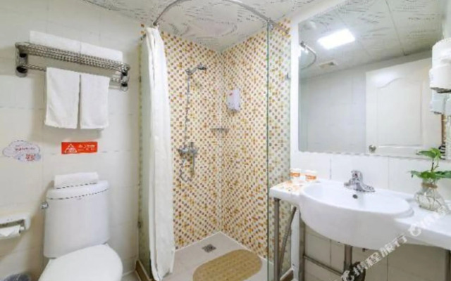 Dongxu Hotel (Xi'an Xiying Road West Dengjiapo Subway Station)