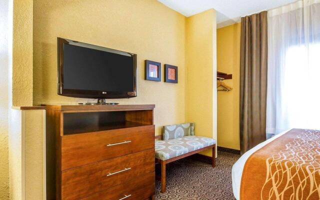 Comfort Suites