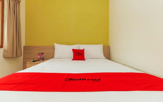 RedDoorz Plus @ Slamet Riyadi