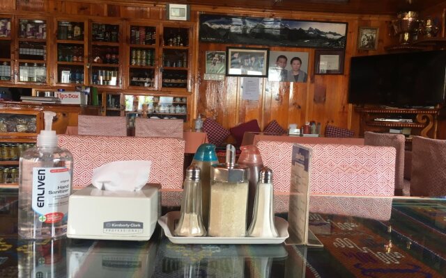 Hotel Khangri
