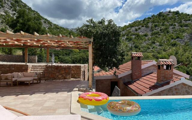 Lovely Holiday Home in Starigrad with Private Swimming Pool