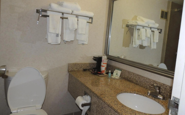 Quality Inn & Suites Syracuse Fairgrounds