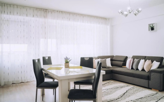 Class DeLuxe Apartments