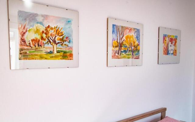 Little Art House