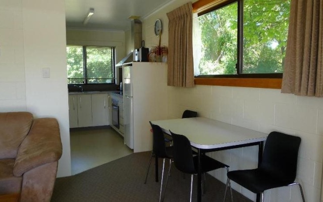 Willaway Motel Apartments – Guest Rooms – Ulverstone