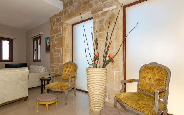 Armonia Seaside Villas