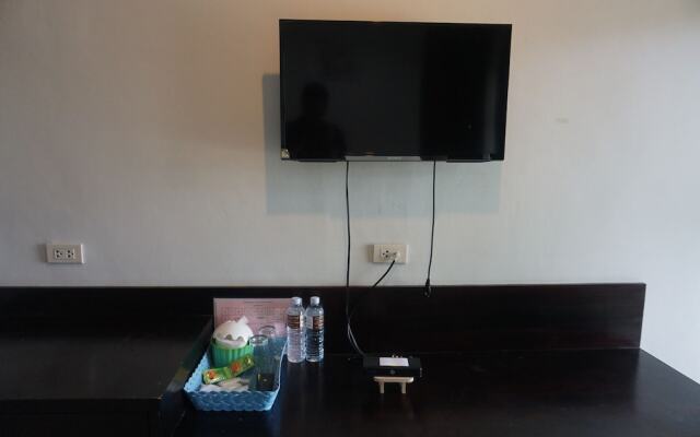 Baan Nongnooch Hotel