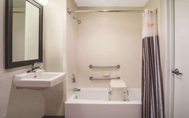 La Quinta Inn & Suites by Wyndham Minneapolis Bloomington W