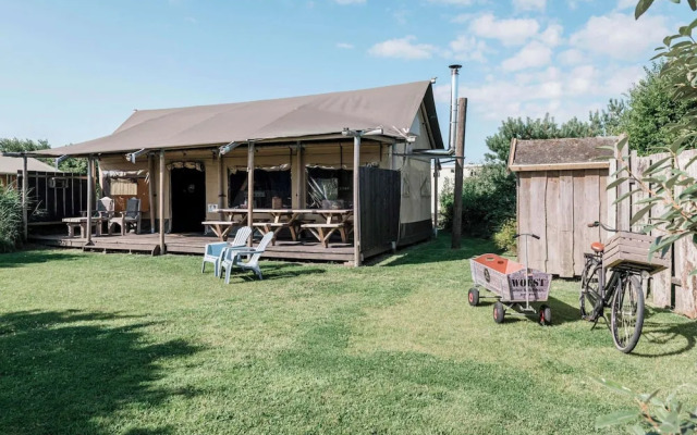 Woodlodge in Duynpark With Scenic Views