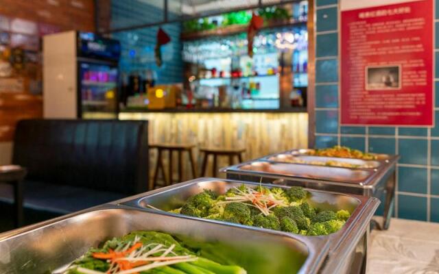 Happy Dragon Saga Hotel Beijing TianAnMen Forbidden City