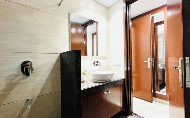 BluO 3BHK Golf Course Road Balcony Lift