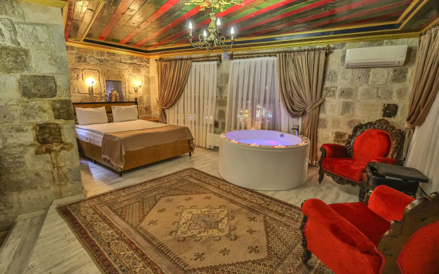 Bedrock Cave Hotel - Adults Only