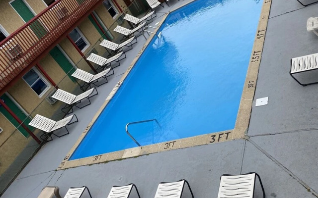 Offshore Motel