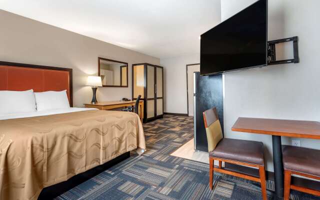 Quality Inn & Suites Evansville Downtown
