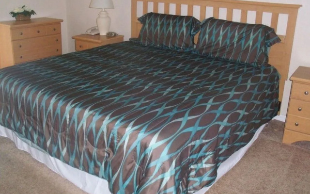 Timon's Townhome - 3 Br townhouse by RedAwning