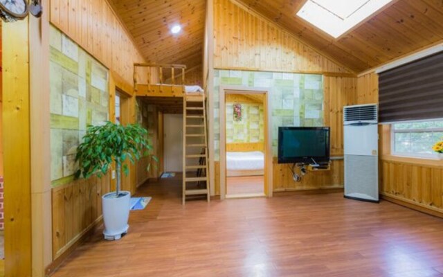 Yangpyeong Wide-garden House Pension