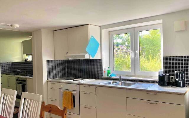 Bjurvik's Villa - Flat 1 - Business Customers Only