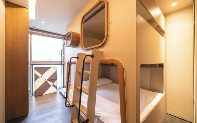 Zhome-Three Bedroom Luxury Suite2