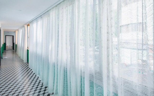 Locals Apartment House 42