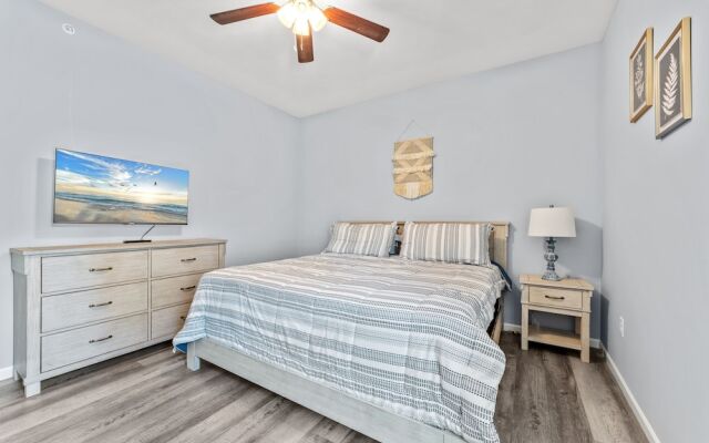 Endless Summer 3 Bedroom Condo by RedAwning