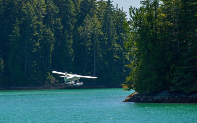 Nootka Island Lodge