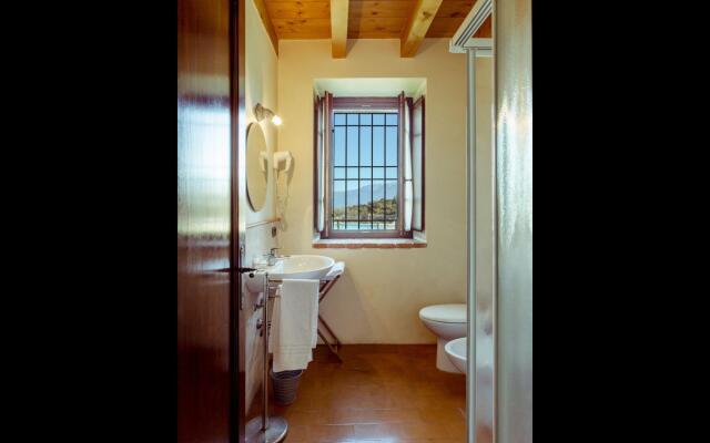 Luxurious Holiday Home in Salò with Swimming Pool