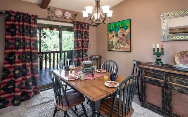 Natures Outlook - Three Bedroom Cabin