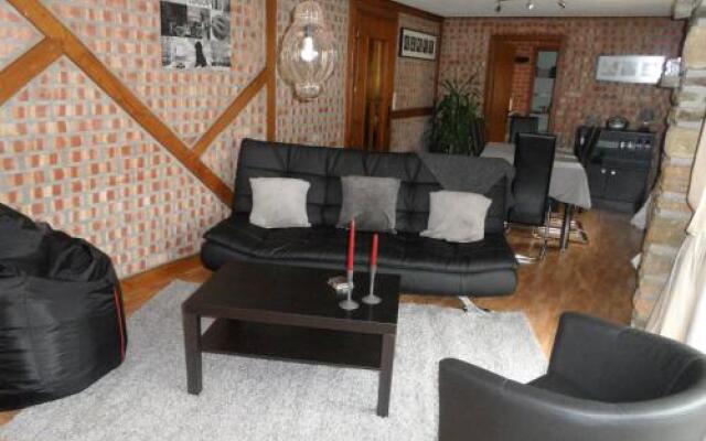 Quaint cottage in Bullingen with Terrace