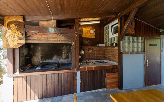Awesome Apartment in Seline With Wifi and 2 Bedrooms