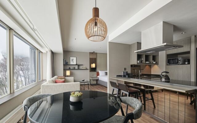 Hinode Hills Niseko Village