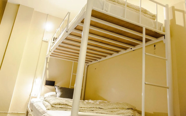 I-Sleep Silom Hostel