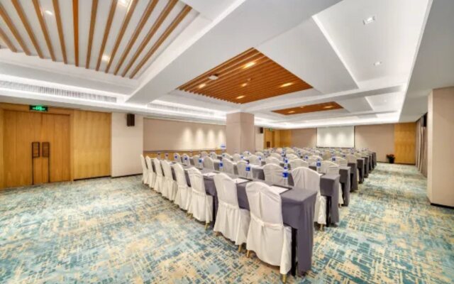 Ningbo New Eastern Zone Convention and Exhibition Center Maison New Century Hotel