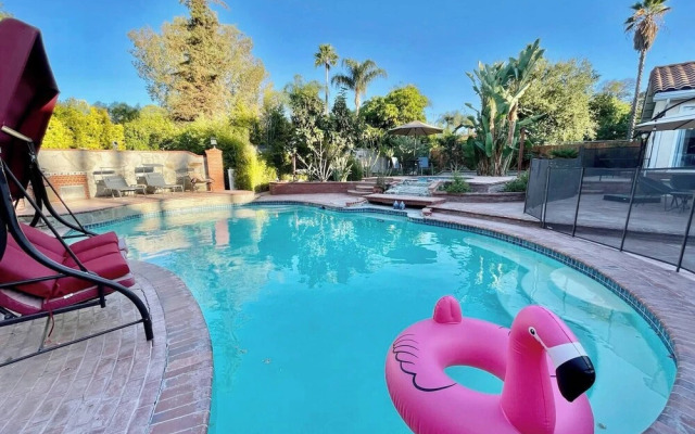 Paradise Vacation Estate Near Universal Studios